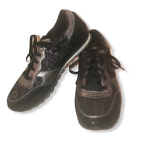 Skechers Black with lace detail Size 10